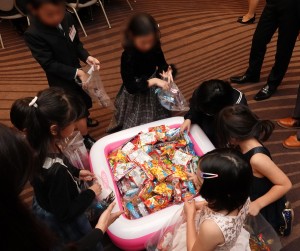 駄菓子詰め放題