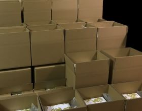 3記念品箱詰め